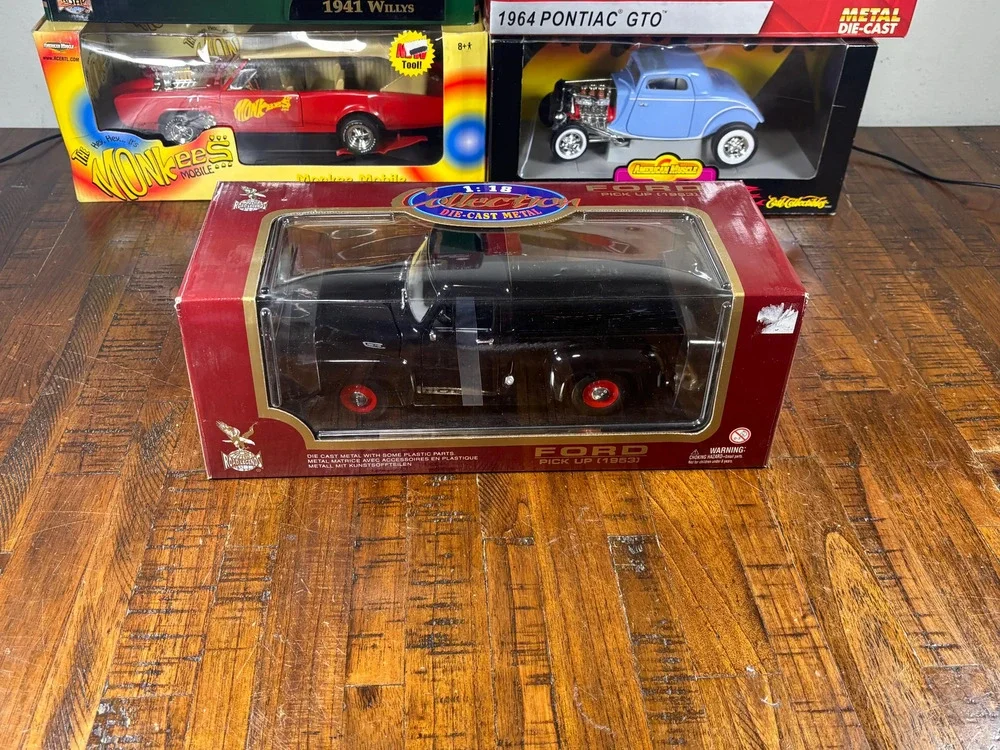 Road Legends 1:18 1953 Ford F-100 Pickup Maroon Black Die-cast Truck Car New